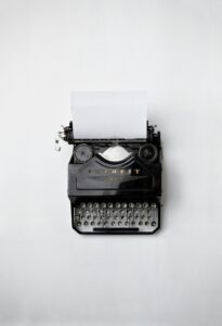 Leia mais sobre o artigo Finding Joy in Creative Expression Through Writing